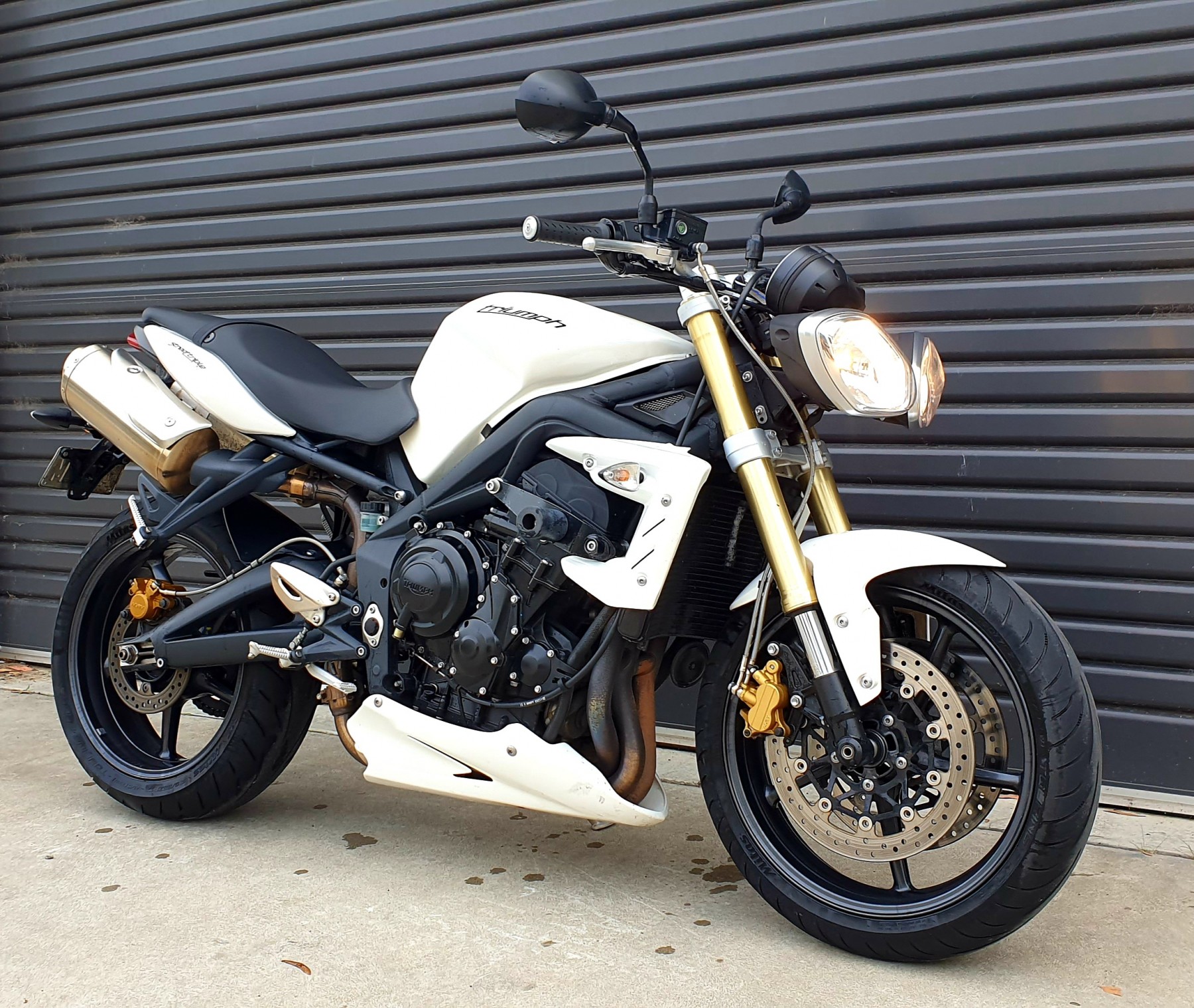 Triumph street sales bike 675