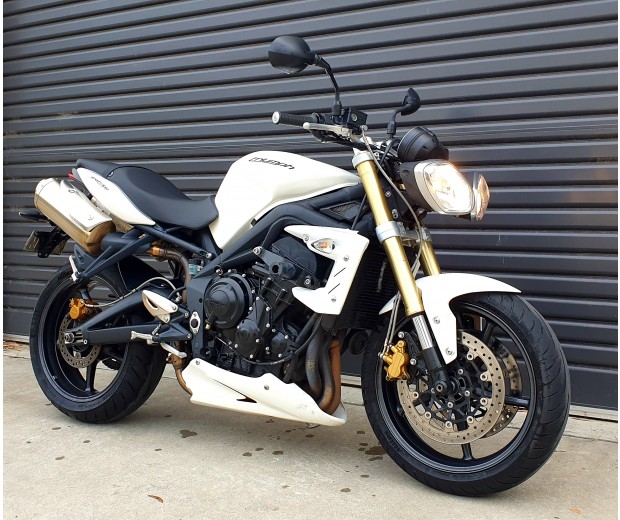 2011 TRIUMPH STREET TRIPLE 675